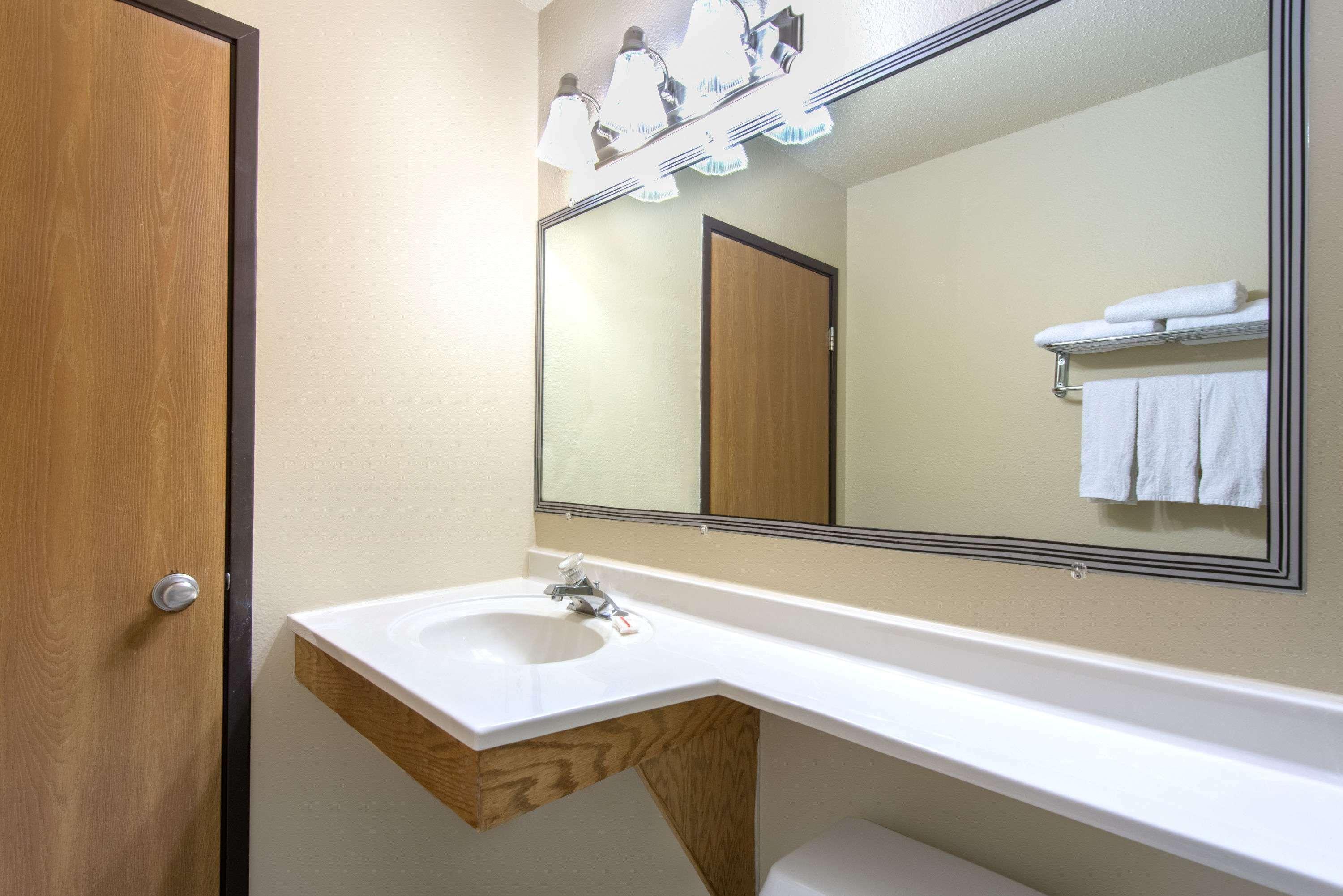 Super 8 By Wyndham Youngstown/Austintown Bagian luar foto
