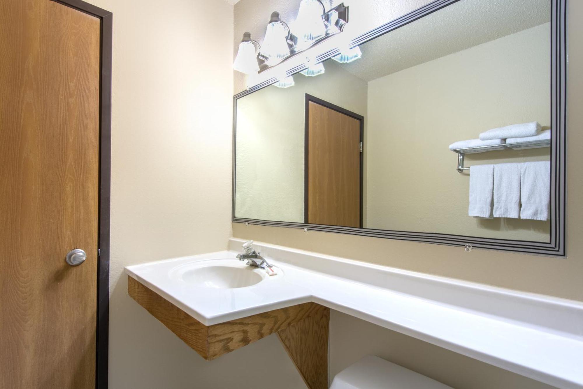 Super 8 By Wyndham Youngstown/Austintown Bagian luar foto