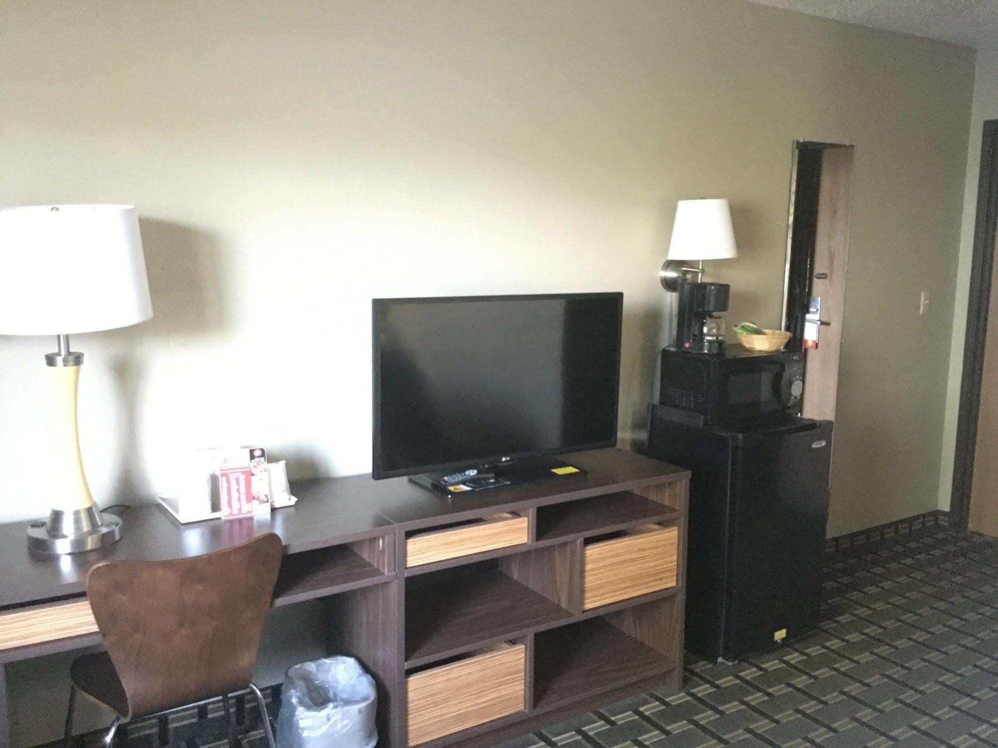 Super 8 By Wyndham Youngstown/Austintown Bagian luar foto